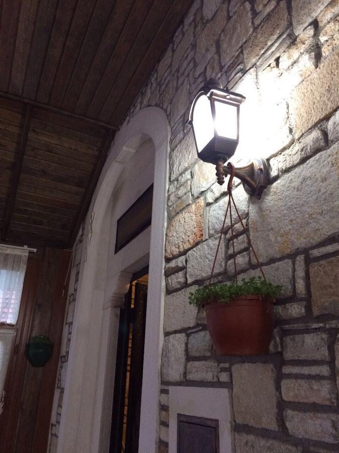 Deniz Hotel Yenifoca Buitenkant foto