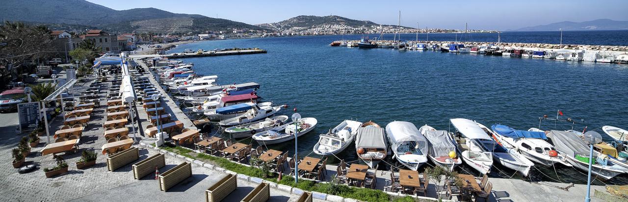 Deniz Hotel Yenifoca Buitenkant foto