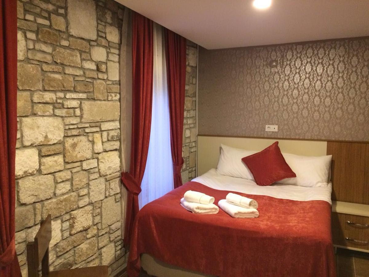 Deniz Hotel Yenifoca Buitenkant foto