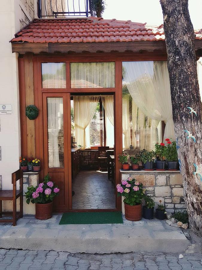 Deniz Hotel Yenifoca Buitenkant foto